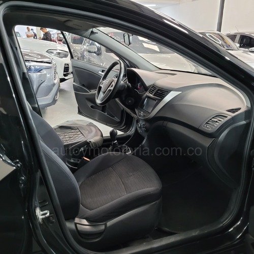 Hyundai i25, Modelo 2016 - Imagen 8