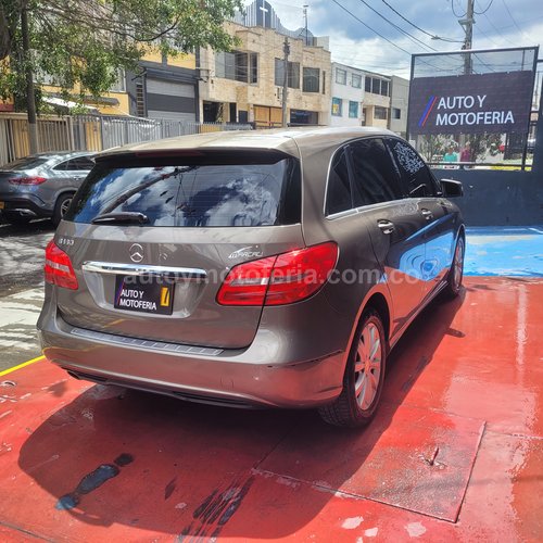 Mercedes Benz B180, Modelo 2013 - Imagen 5
