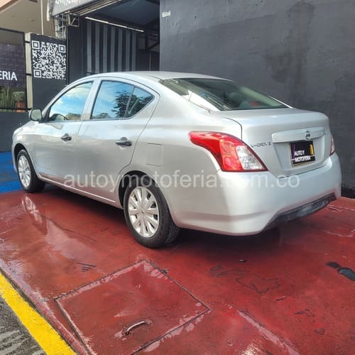 Nissan Versa Drive, Modelo 2022 - Imagen 4