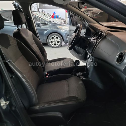 Renault Logan, Modelo 2017 - Imagen 8