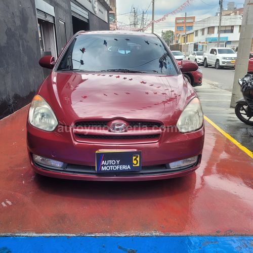 Hyundai Accent, Modelo 2010 - Imagen 2