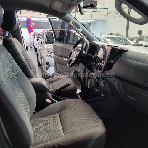 Toyota Hilux, Modelo 2013 - Imagen 8