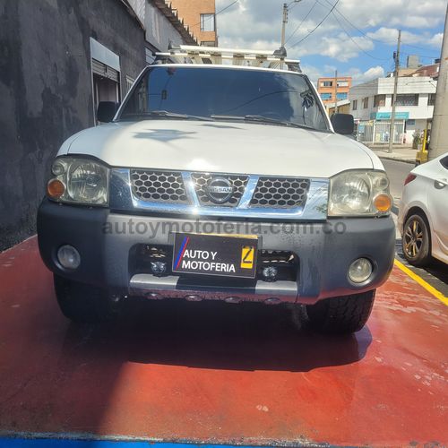 Nissan NP300 Frontier, Modelo 2011 - Imagen 2