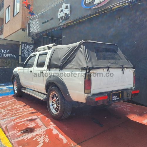 Nissan NP300 Frontier, Modelo 2011 - Imagen 4