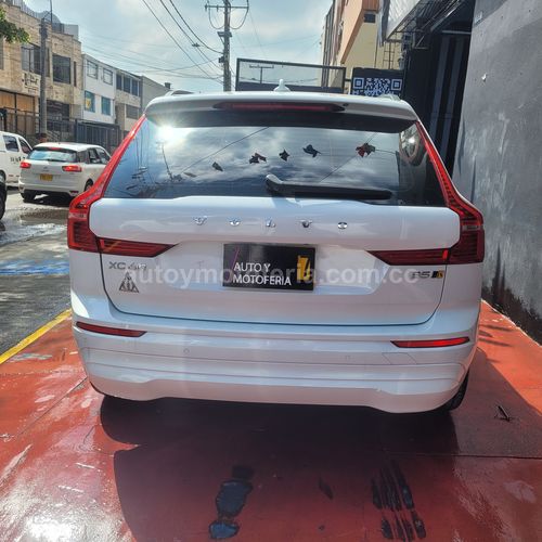 Volvo Xc60 Hybrid, Modelo 2022 - Imagen 5