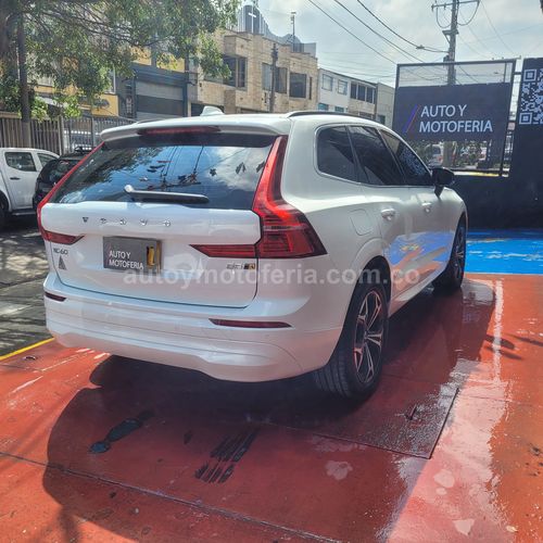 Volvo Xc60 Hybrid, Modelo 2022 - Imagen 6