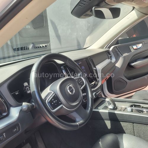 Volvo Xc60 Hybrid, Modelo 2022 - Imagen 8