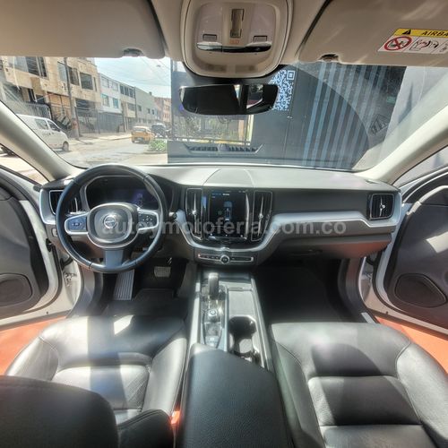 Volvo Xc60 Hybrid, Modelo 2022 - Imagen 10