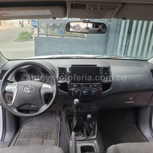 Toyota Hilux, Modelo 2013 - Imagen 12