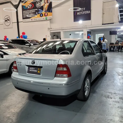 Volkswagen Jetta, Modelo 2006 - Imagen 4