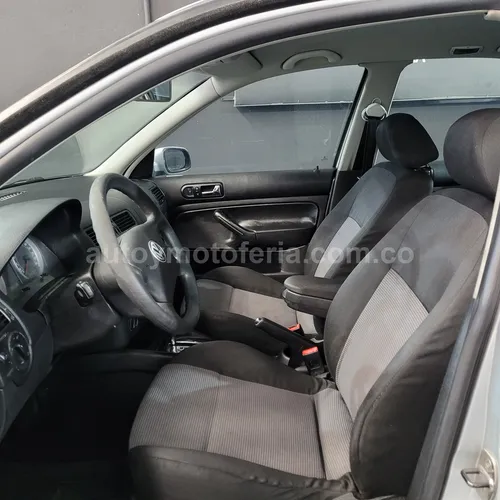 Volkswagen Jetta, Modelo 2006 - Imagen 6