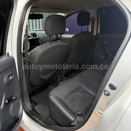 Renault Logan, Modelo 2018 - Imagen 6