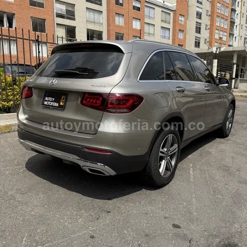 Mercedes Benz GLC300, modelo 2021 - Imagen 16