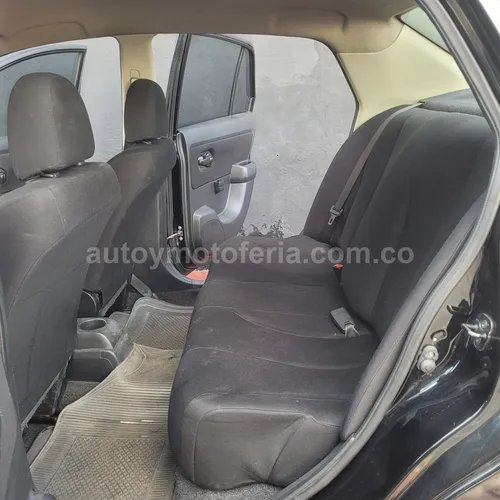 Nissan Tiida, Modelo 2013 - Imagen 9