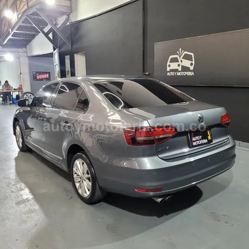 Volkswagen Jetta, Modelo 2018 - Imagen 5
