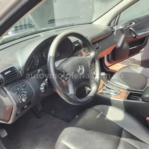 Mercedes Benz C180, Modelo 2005 - Imagen 8