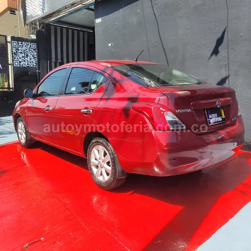 Nissan Versa Advance, Modelo 2014 - Imagen 2