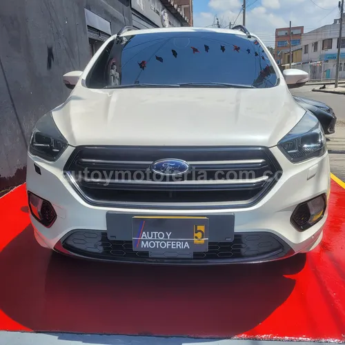 Ford Escape St Line, Modelo 2019 - Imagen 2