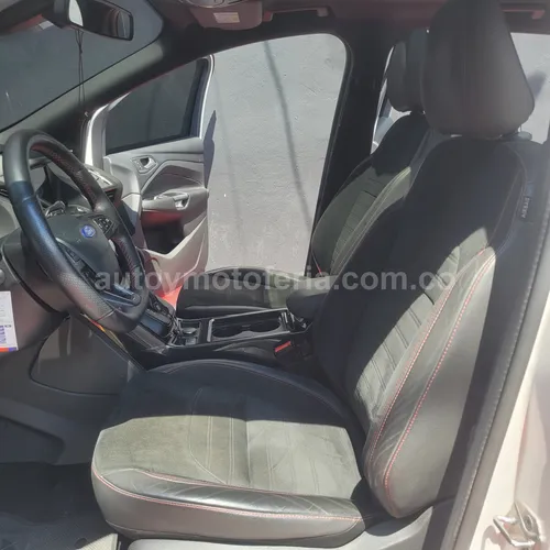 Ford Escape St Line, Modelo 2019 - Imagen 7