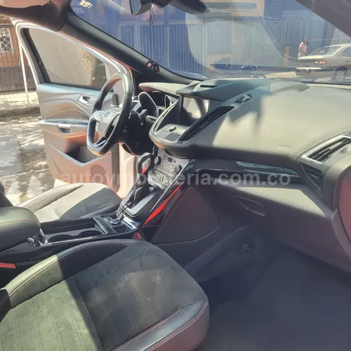 Ford Escape St Line, Modelo 2019 - Imagen 11