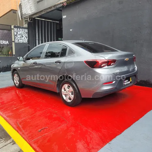 Chevrolet Onix Lt, Modelo 2021 - Imagen 2