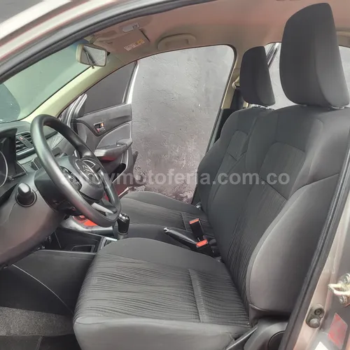 Suzuki Swift Dzire, Modelo 2023 - Imagen 9