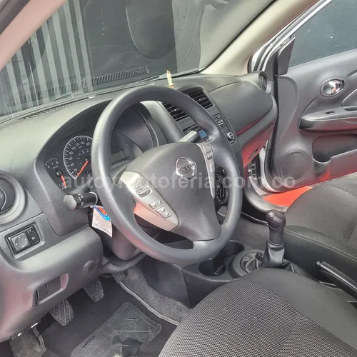 Nissan Versa Sense, Modelo 2019 - Imagen 6