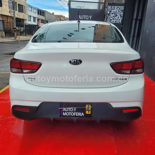 Kia Rio Vibrant, Modelo 2021 - Imagen 3