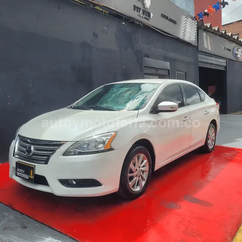 Nissan Sentra B17 Advance, Modelo 2015 - Imagen 5