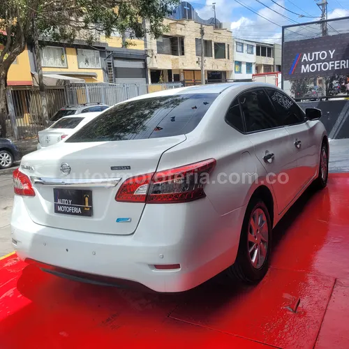 Nissan Sentra B17 Advance, Modelo 2015 - Imagen 8