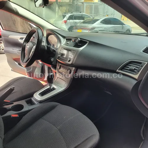 Nissan Sentra B17 Advance, Modelo 2015 - Imagen 14