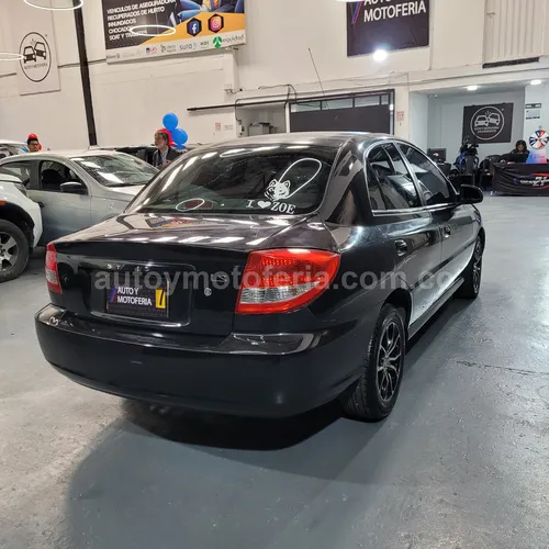Kia Rio Stylus, Modelo 2015 - Imagen 3