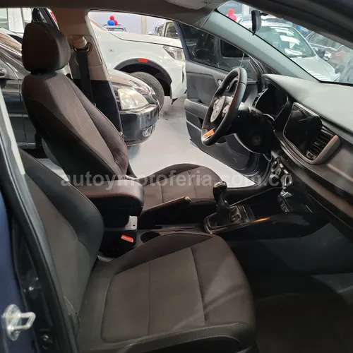 Kia Rio, Modelo 2018 - Imagen 11