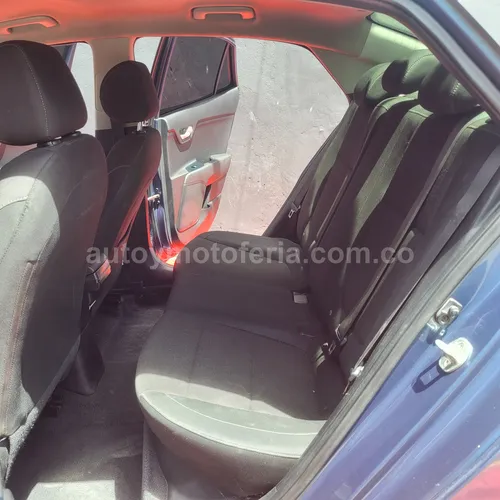 Kia Rio Vibrant , Modelo 2018 - Imagen 12