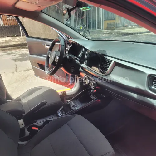 Kia Rio Vibrant , Modelo 2018 - Imagen 8