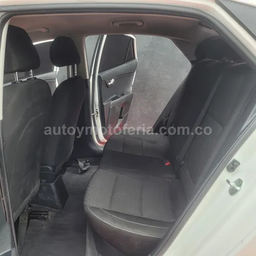 Kia Rio, Modelo 2022 - Imagen 12