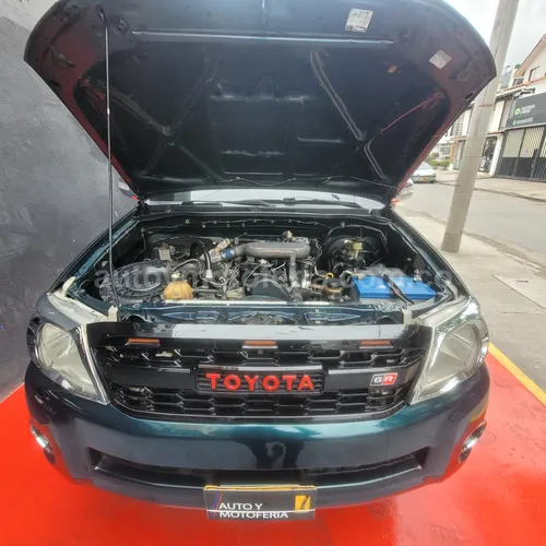 Toyota Hilux, Modelo 2008 - Imagen 3