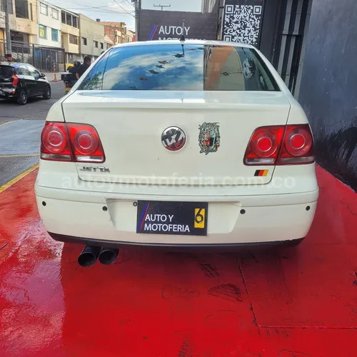 Volkswagen Jetta Trendline, Modelo 2008 - Imagen 6