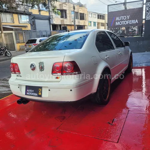 Volkswagen Jetta Trendline, Modelo 2008 - Imagen 3