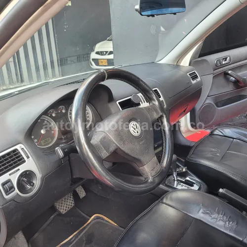 Volkswagen Jetta Trendline, Modelo 2008 - Imagen 9