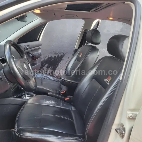 Volkswagen Jetta Trendline, Modelo 2008 - Imagen 7