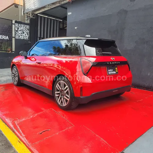 Mini Cooper E, Modelo 2024 - Imagen 3