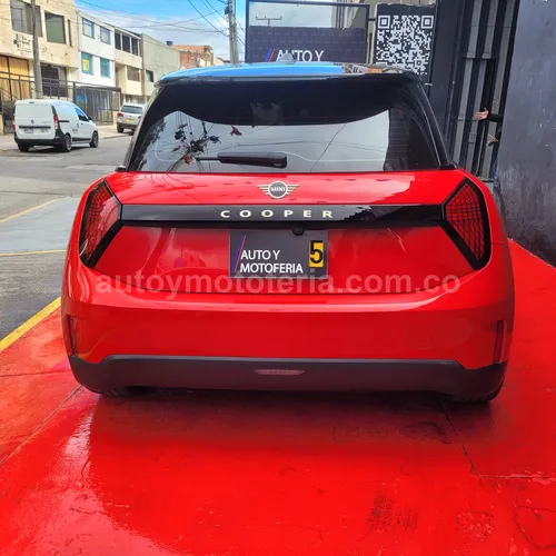 Mini Cooper E, Modelo 2024 - Imagen 6