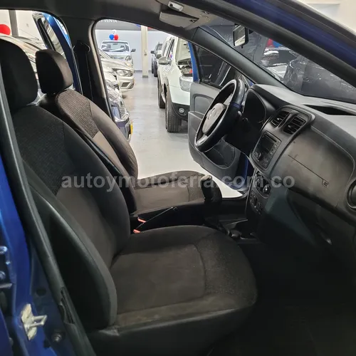 Renault Logan Authentique, Modelo 2017 - Imagen 8