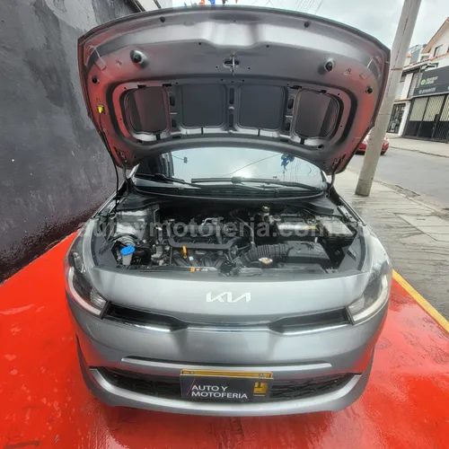 Kia Rio Vibrant, Modelo 2024 - Imagen 3
