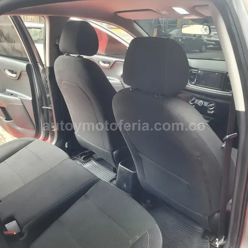 Kia Rio Vibrant, Modelo 2024 - Imagen 12