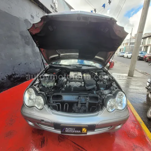 Mercedes Benz C180, Modelo 2005 - Imagen 8