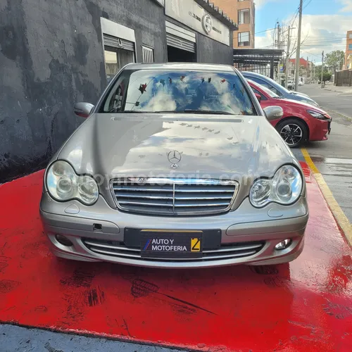 Mercedes Benz C180, Modelo 2005 - Imagen 9