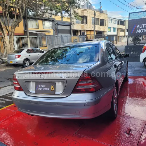 Mercedes Benz C180, Modelo 2005 - Imagen 13