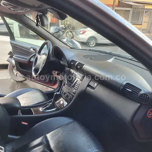 Mercedes Benz C180, Modelo 2005 - Imagen 5